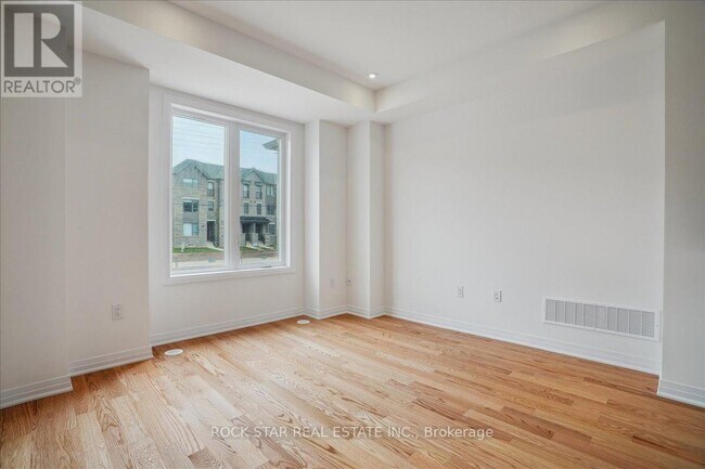 Building Photo - 3264 Sixth Line