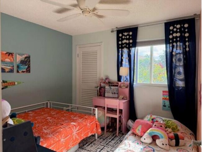 Room #1 - 140 Uwapo Rd