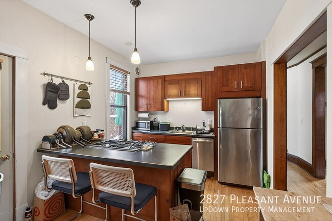 Building Photo - 2827 Pleasant Ave