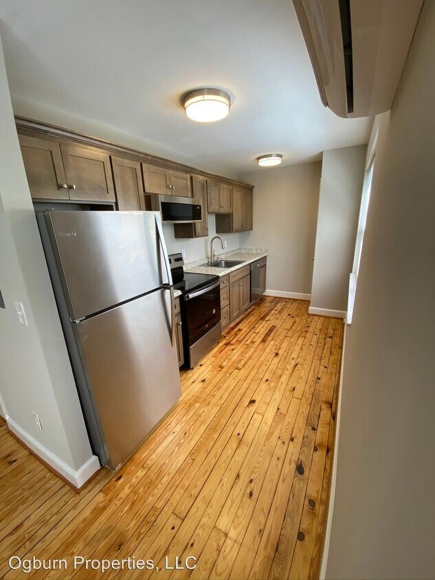 Foto del edificio - 839-1405 Carolina Ave NW