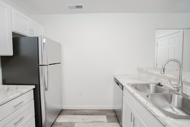 Kitchen - Huntley Ridge