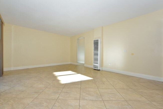 Building Photo - 10178 Camino Ruiz