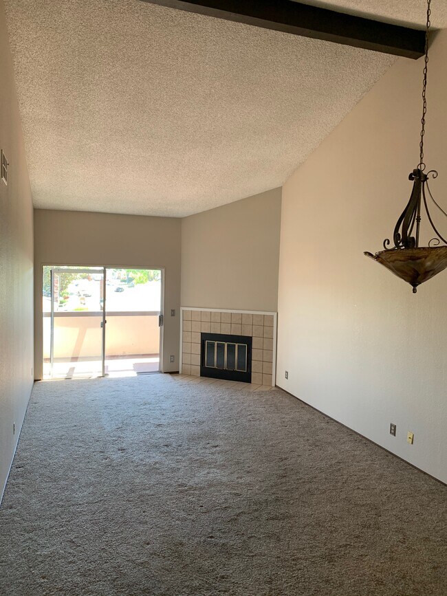 Living Room - 1400 Bowe Ave
