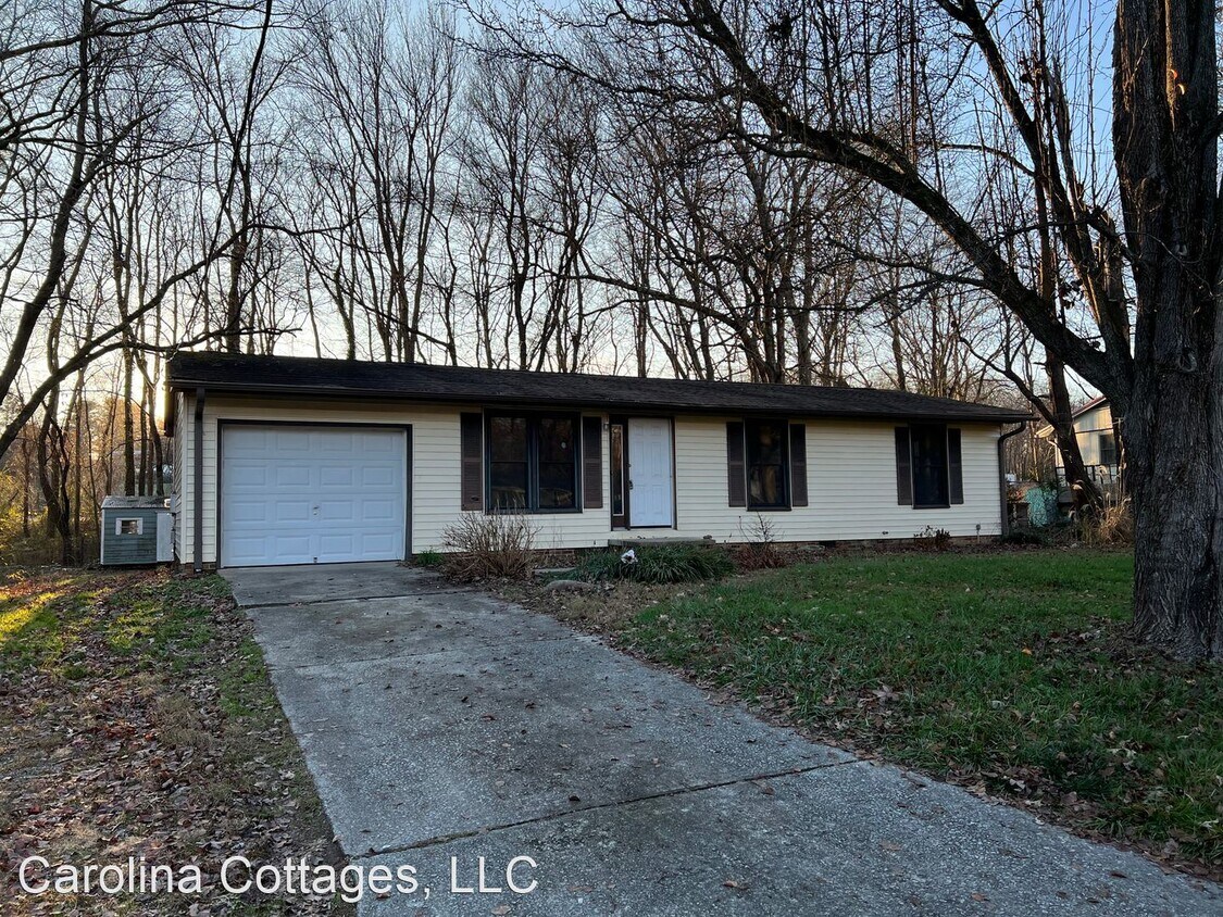 3 br, 2 bath House 43 Springside Drive House Rental in