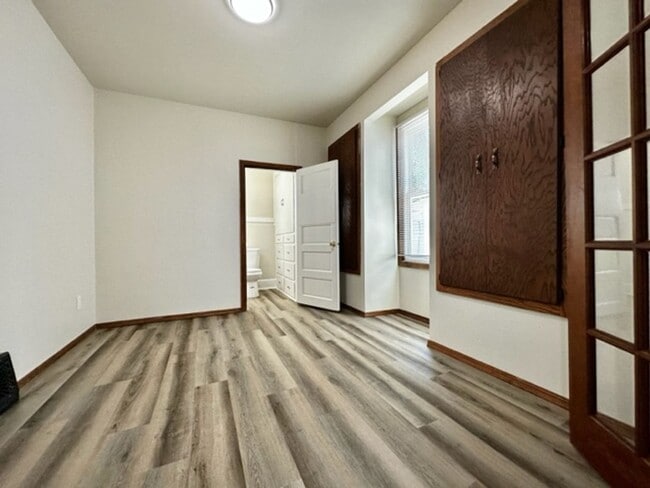 Foto del edificio - 808 Cherry St