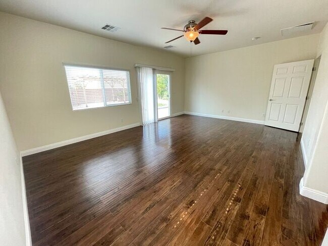 Building Photo - 1312 Fantastic Ct