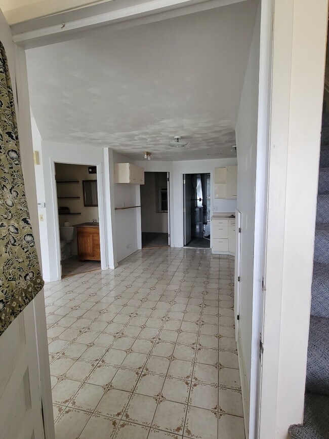 Building Photo - 757 W 3rd St