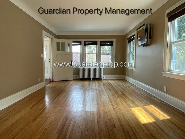 Building Photo - South Minneapolis Single Family Home, Fenc...