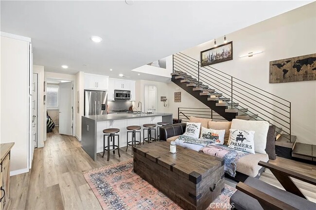 Foto del edificio - 2745 Laguna Canyon Rd