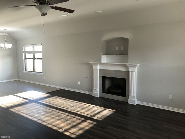 Building Photo - 3 br, 2 bath House - 560 Holly Street