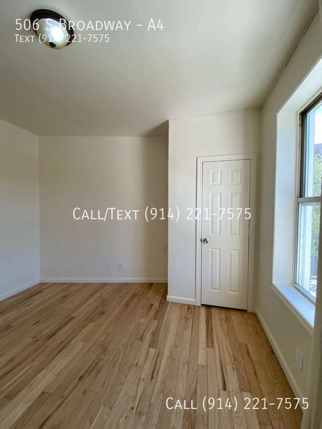 Building Photo - 506 S Broadway