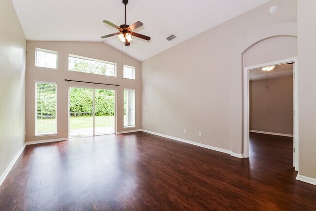 Foto del edificio - 4240 Forest Island Dr