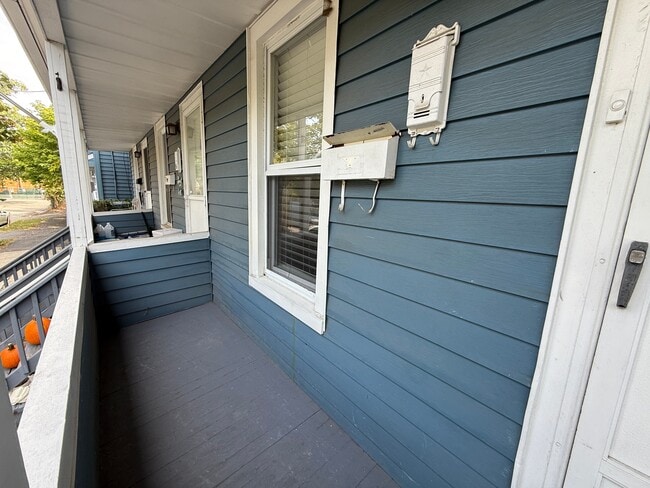 Photo - 195 Forest St Apartment