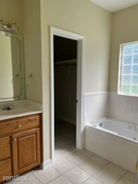 Building Photo - 3 br, 2 bath House - 13290 English Cv