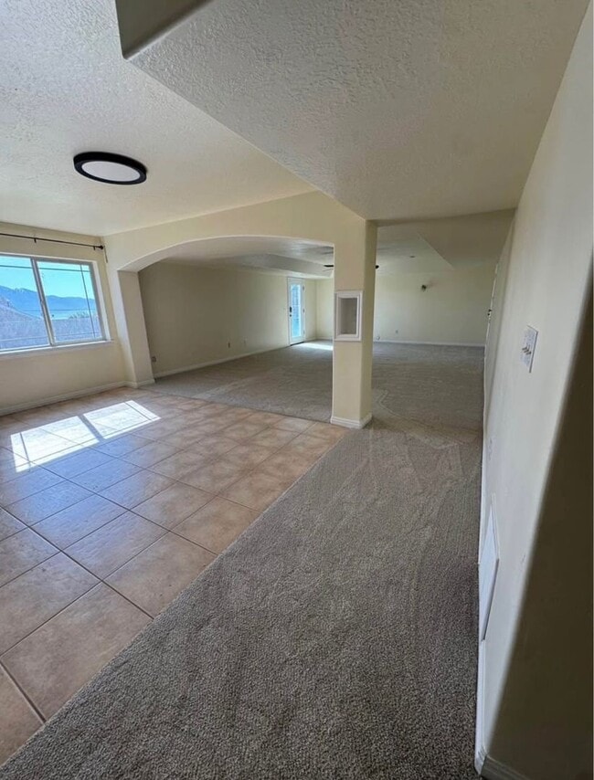 Building Photo - Beautiful Basement Apartment in Saratoga Springs - Available July!