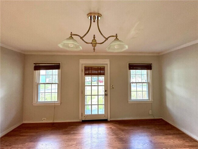 Foto del edificio - 2351 Taylor Ave