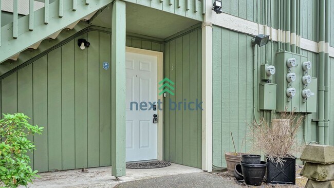 Foto del edificio - 2 BED & 2 BATH CONDO FOR RENT