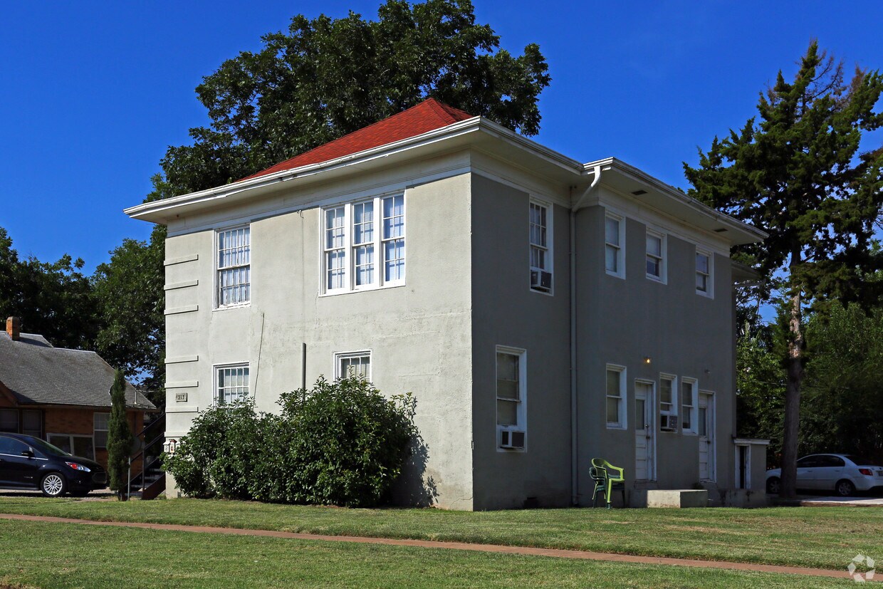 Foto del edificio - 213 N Jackson