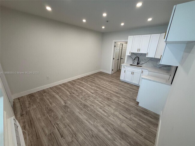 Foto del edificio - 935 Jefferson Ave