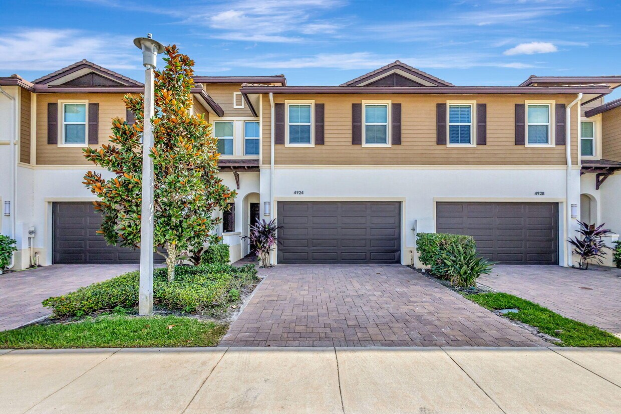 Foto principal - 4924 Pointe Midtown Way