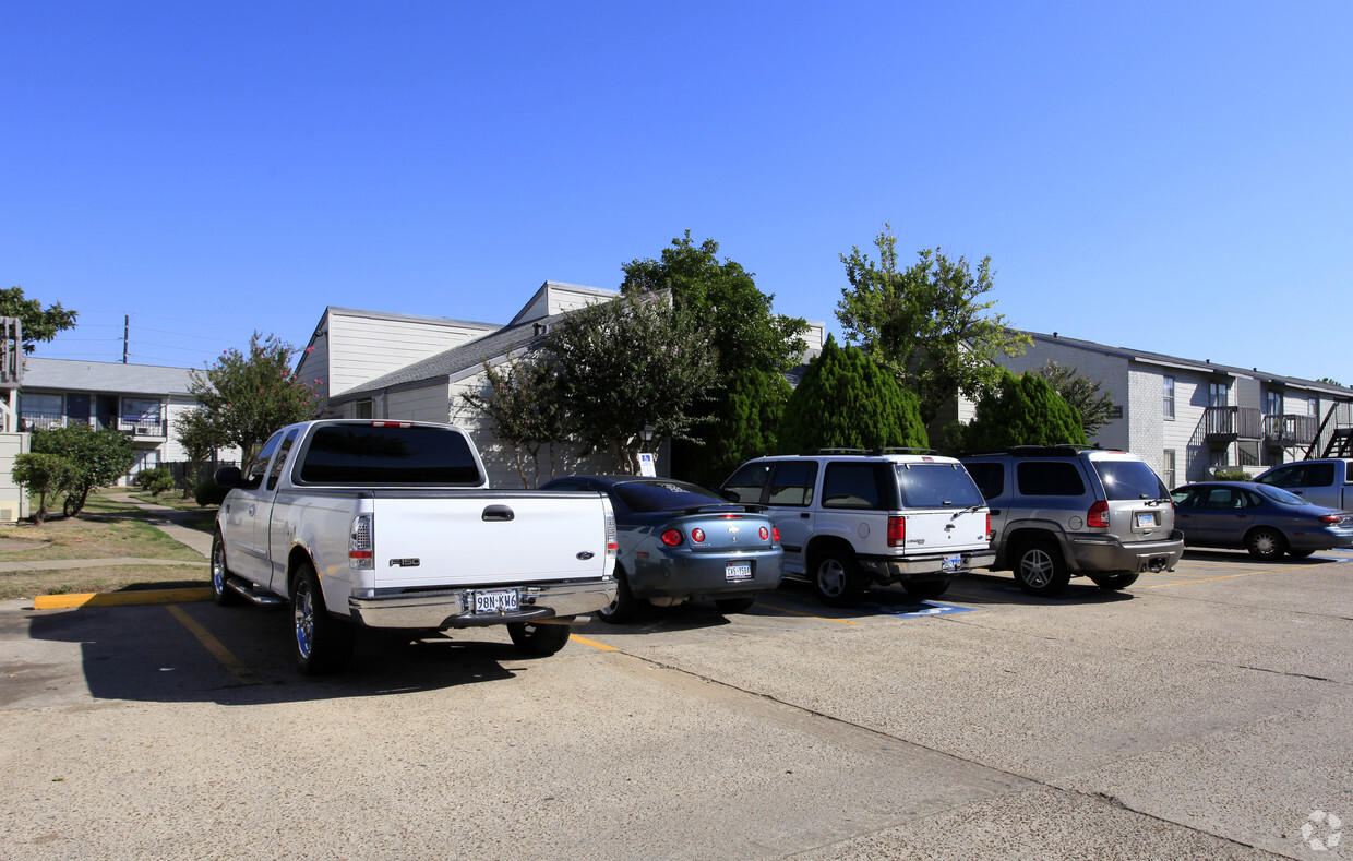 Foto principal - Southwest Terrace Apartments