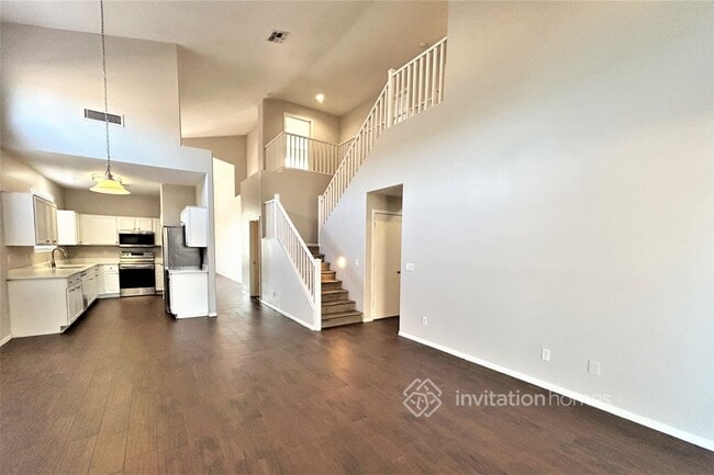 Building Photo - 2125 S 114th Ln