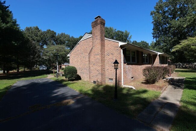 Building Photo - 3900 Turner Woods Rd