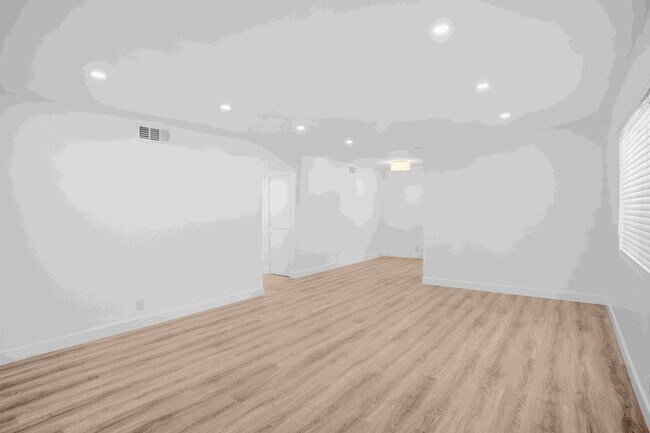 Foto del edificio - Brand-New Designer 2 Bed / 2 Bath – Spacious Upstairs Unit w/ Parking | Prime Alhambra