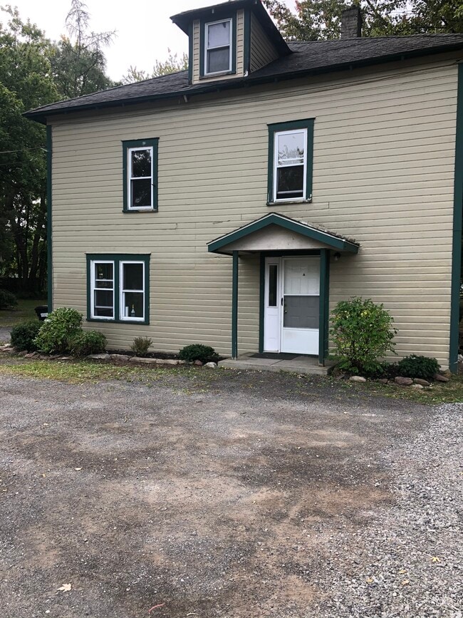 Building Photo - 711 S Bay Rd