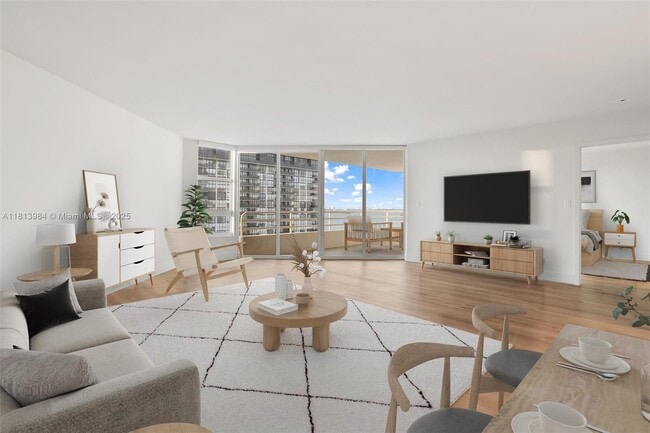 Foto del edificio - 555 NE 34th St