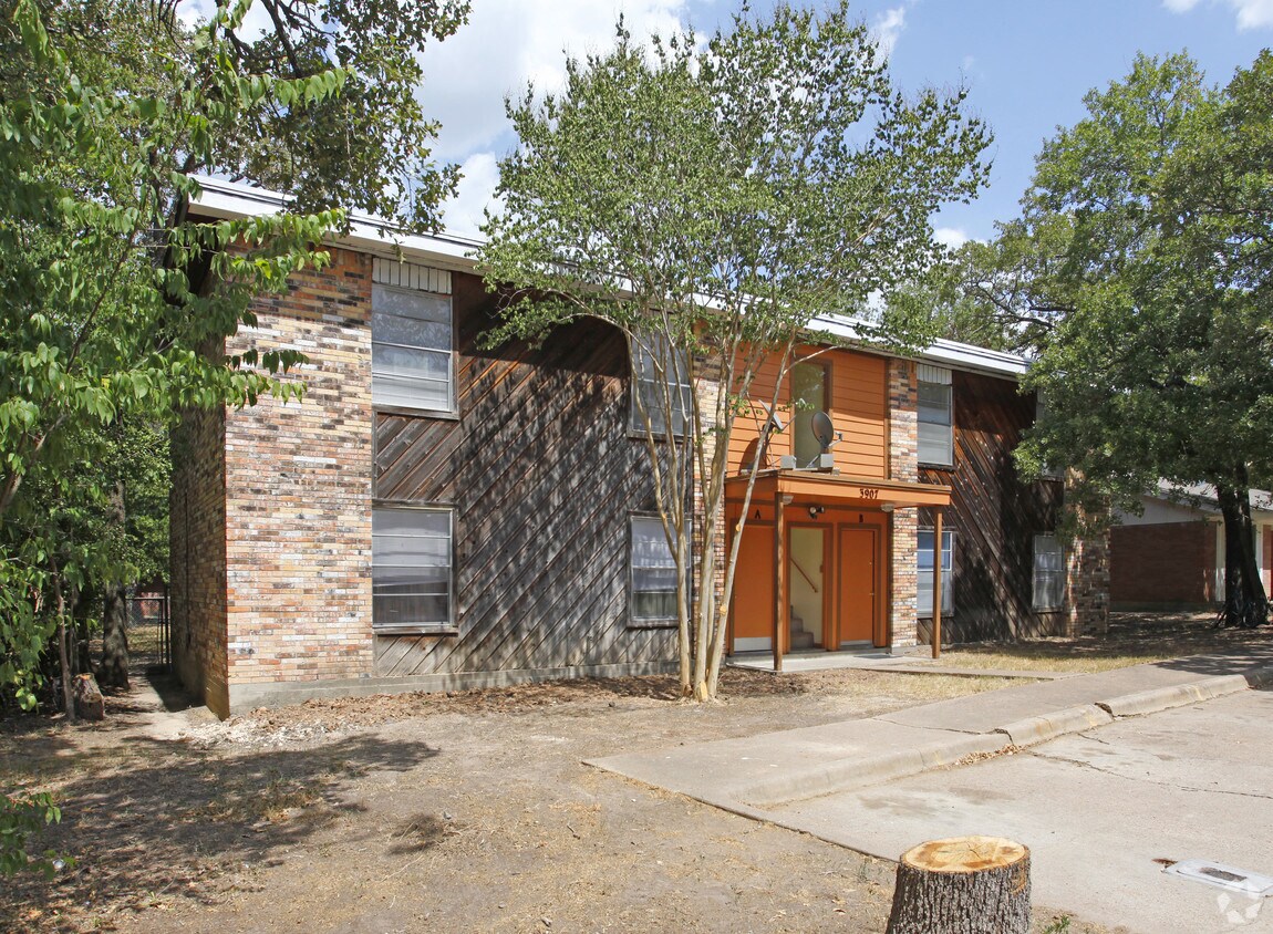 Building Photo - 3907 Aspen