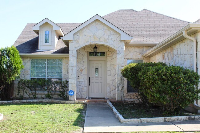 Building Photo - 210 Ponderosa Dr