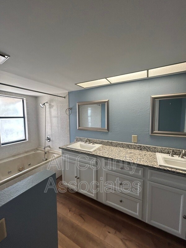 Building Photo - 504 S Florida Ave