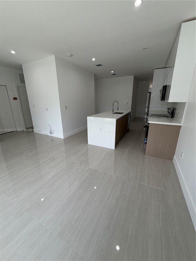 Foto del edificio - 9708 NW 26th Ave