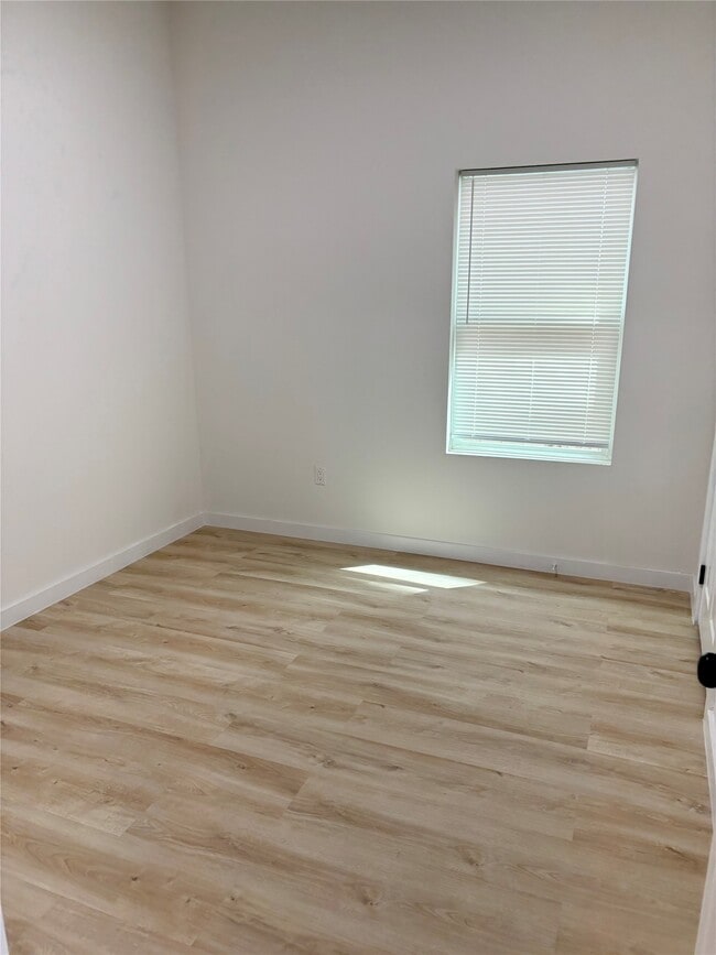 Building Photo - 9711 Pelsey St