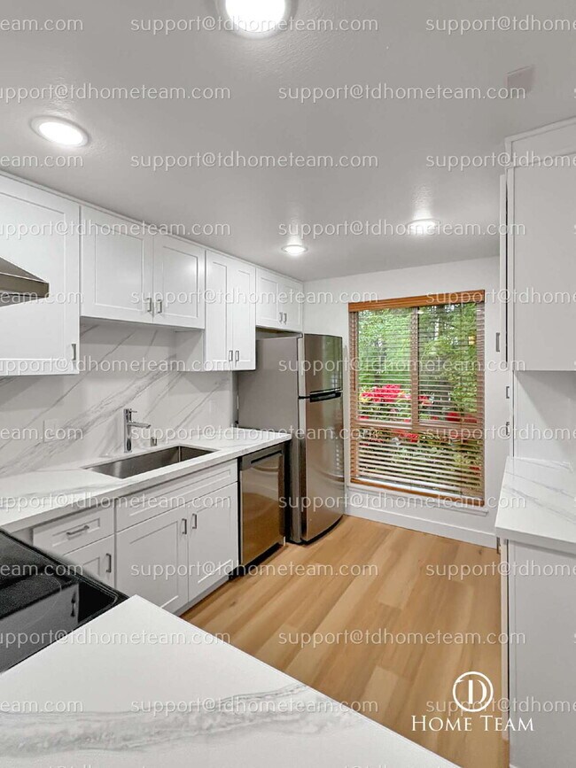 Building Photo - "RARE Downtown Bellevue Condo with Attache...