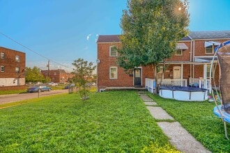 Building Photo - 401 52nd St