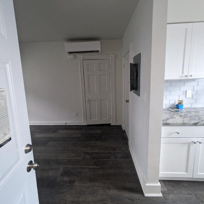 1303 N Charles St Unit 4, Baltimore, MD 21201 Room for Rent in