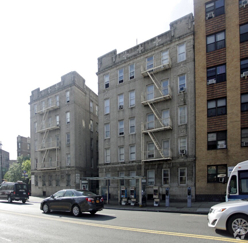 Building Photo - 4966 Broadway