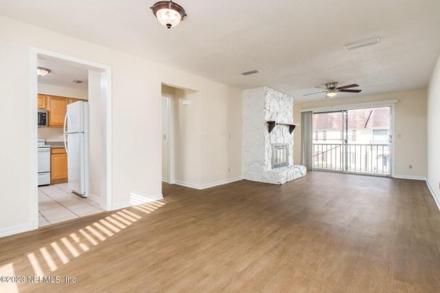 Foto del edificio - 3 bedroom in Jacksonville FL 32216