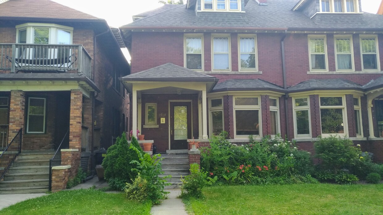 Foto principal - 3918 Commonwealth St