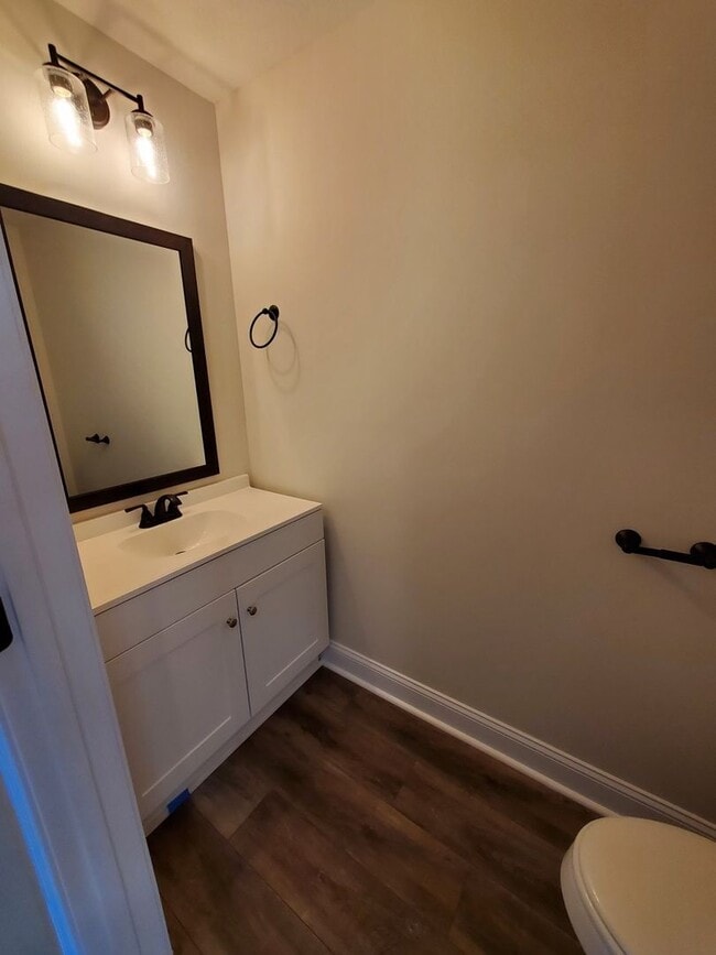 Building Photo - 449 Oak St