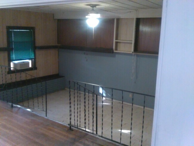 Foto del edificio - 333 Kashmuir Pl