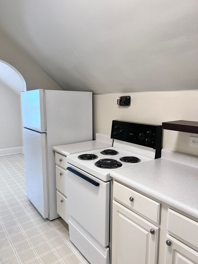 Photo - 3406 Erie Ave Apartment