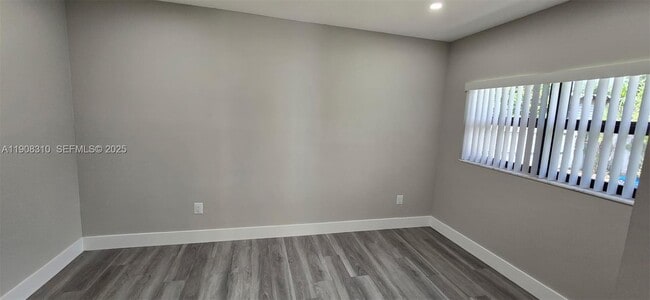 Building Photo - 2533 Garfield St