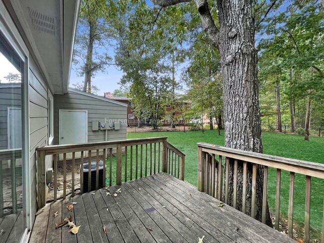 Building Photo - 1216 Athens Dr