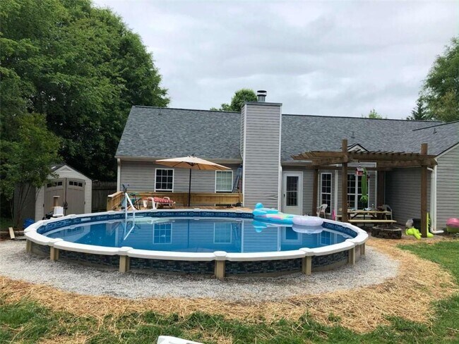 Building Photo - 123 Chippewa Run