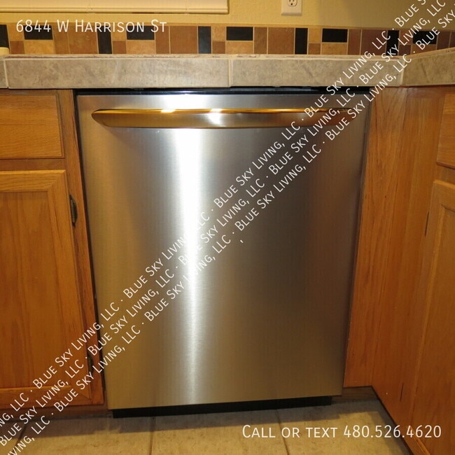 Building Photo - 6844 W Harrison St