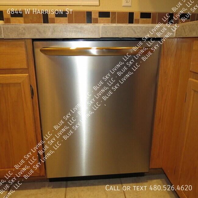 Foto del edificio - 6844 W Harrison St