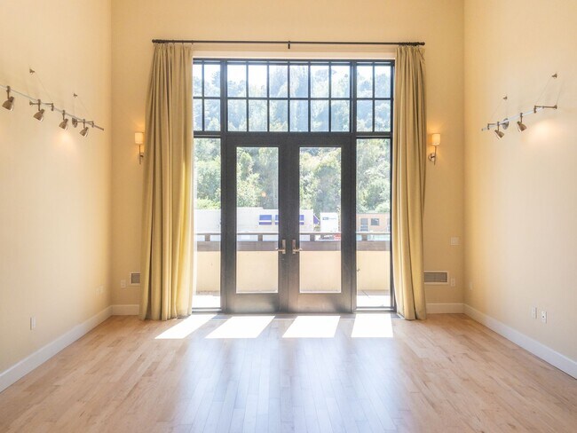 Foto del edificio - 2BR/1.5BA Super Spacious! Modern! Laundry!...